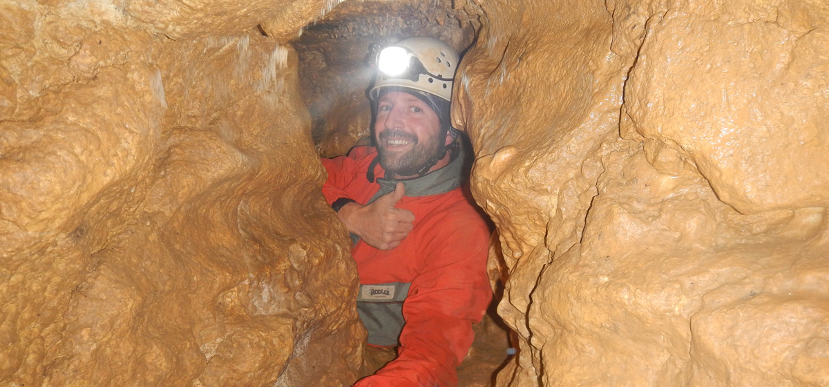 Abenteuer Erlebnis - Normann Müller in einer Höhle